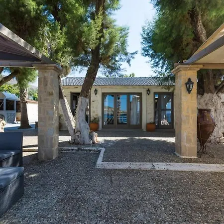 Villa Proto Helidoni - A Cozy Beachfront