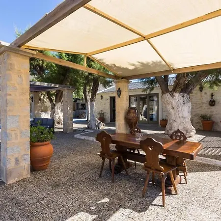 Proto Helidoni - A Cozy Beachfront Petres (Rethymno)