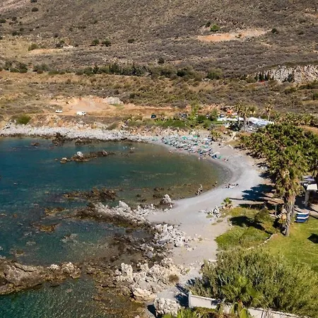 Proto Helidoni - A Cozy Beachfront Villa *