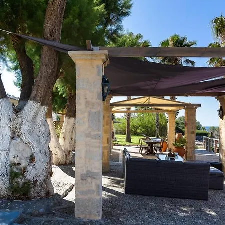 Proto Helidoni - A Cozy Beachfront Petres (Rethymno)